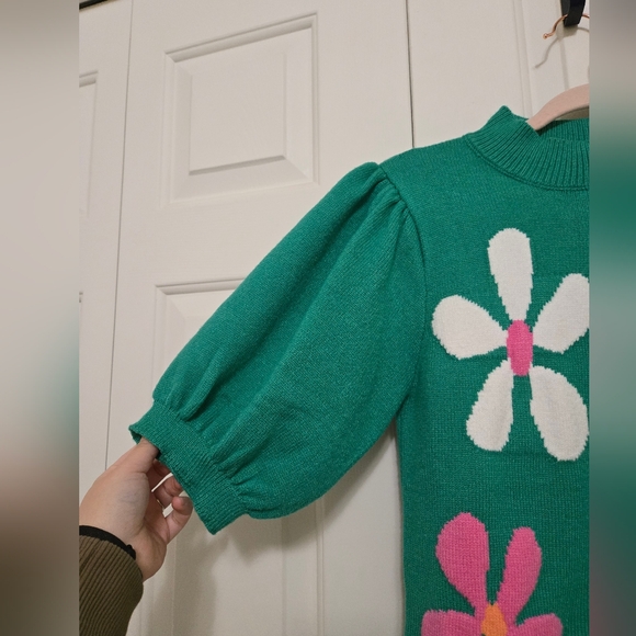 THML Anthropologie Green And Floral Knit Short Puff Sleeve Sweater Size XS - Picture 2 of 5